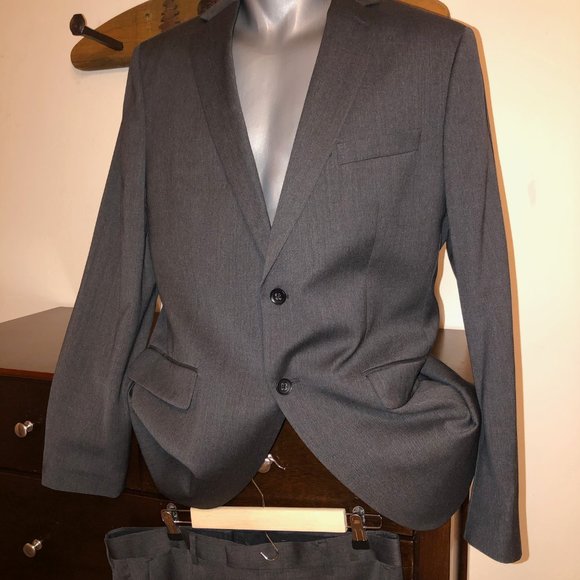 Banana Republic Tailored Slim Fit Suit - Picture 3 of 7
